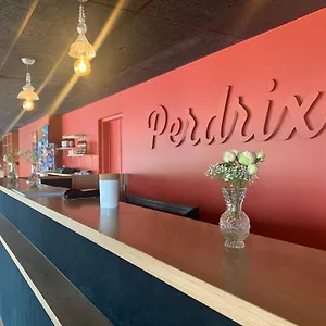 hotel-perdrix.hotels-rhonealpes.com/